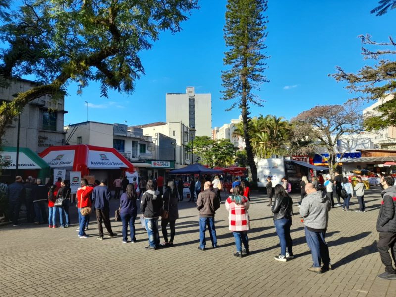 No último Balcão de Empregos realizado na Praça Nereu Ramos mais de 30 pessoas foram contratadas em Criciúma – Foto: Arquivo/Decom