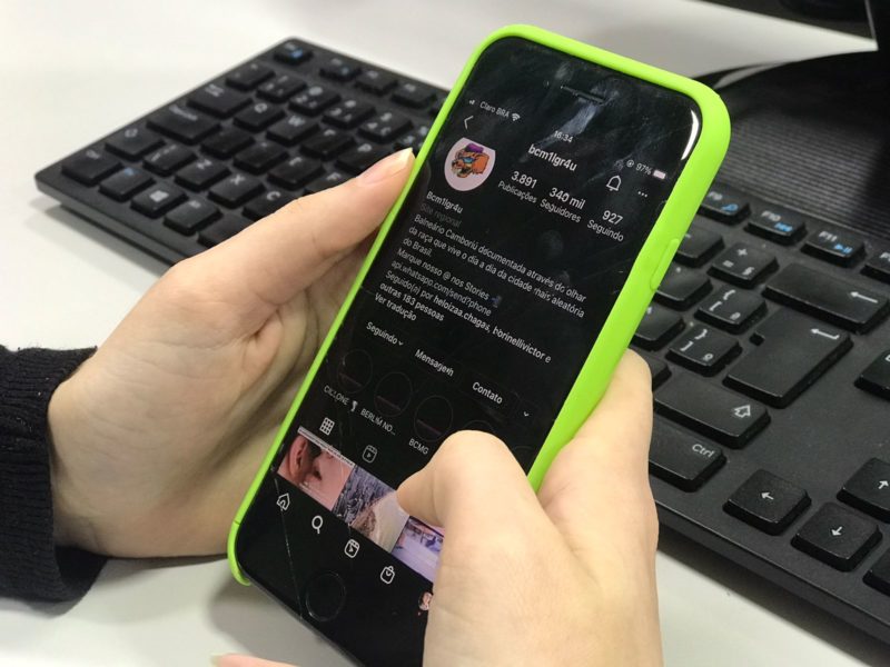 Com 340 mil seguidores, o BC M1l Gr4u &eacute; uma das p&aacute;ginas mais populares da regi&atilde;o – Foto: Kassia Salles/ND