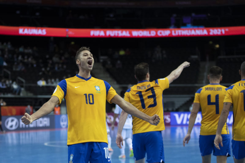 Pito (10) marcou um dos gols que deu a vitória ao Brasil – Foto: Thaís Magalhães/CBF