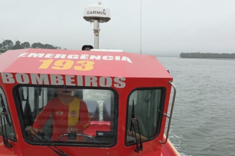 Jovem foi levado pela correnteza na tarde de domingo (19)