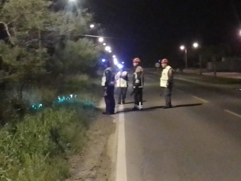 Idoso se perdeu na mata fechada ao tentar voltar para casa ap&oacute;s pesca e foi resgatado pelos bombeiros em Morro da Fuma&ccedil;a – Foto: Divulga&ccedil;&atilde;o/Corpo de Bombeiros