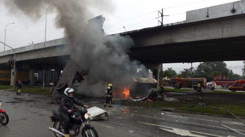 Fogo foi controlado por volta das 9h40 desta terça-feira (14) – Foto: PMSC/Divulgação/ND
