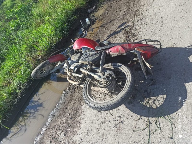 Moto do condutor que morreu no acidente desta quinta-feira (9), em Rio do Sul – Foto: CBM/Rio do Sul