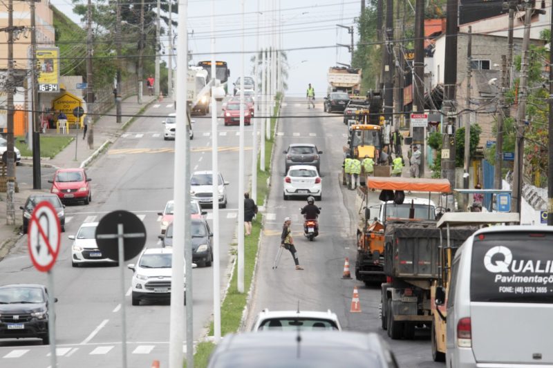 Avenida Ivo Silveira na Grande Florianópolis