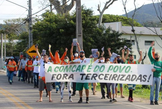 Justiça autoriza demissão de servidores da Comcap que estão em greve, em Florianópolis