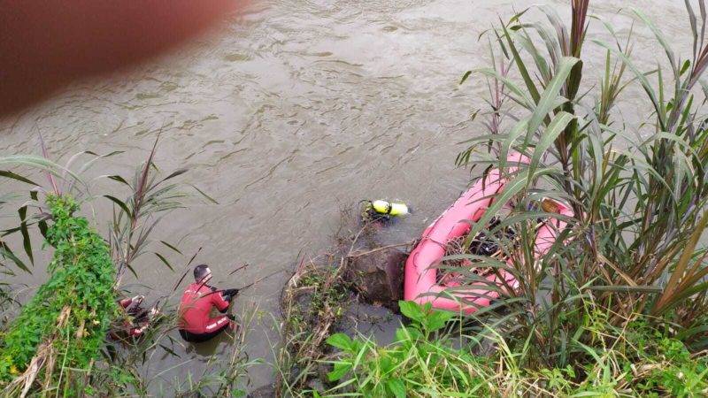 Corpo de Bombeiros encontrou corpo de jovem no rio – Foto: CBM Brusque