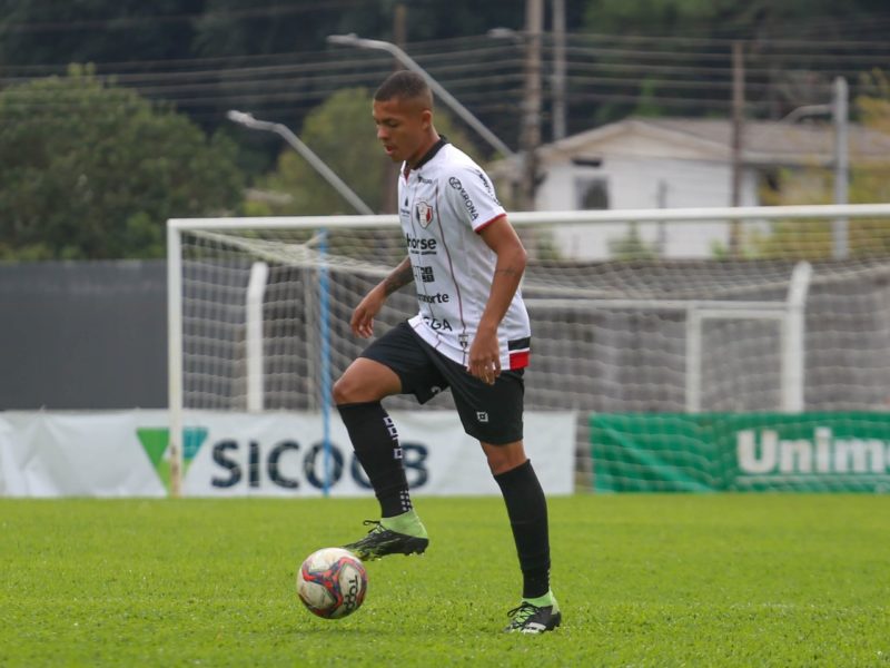 Diogo Santos falou sobre a titularidade e a expectativa para a Copa SC – Foto: Vitor Forcellini/JEC/Divulga&ccedil;&atilde;o/ND