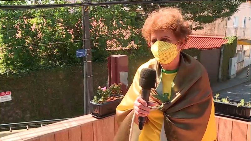 Lenira vive o patriotismo desde pequena, quando recortava figurinhas da bandeira nacional – Foto: Divulga&ccedil;&atilde;o/NDTV