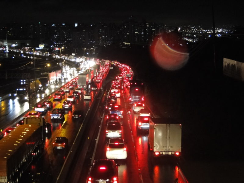 BR-101 apresenta fluxo tranquilo na noite desta ter&ccedil;a-feira (2) – Foto: Diogo de Souza/ND