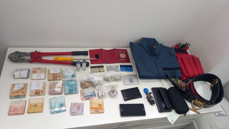 Homem foi preso depois de funcion&aacute;rios da UPA Na&ccedil;&otilde;es desconfiarem – Foto: Guarda Municipal/Divulga&ccedil;&atilde;o