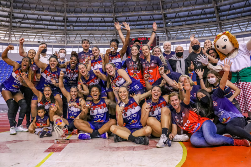 Basquete Feminino Blumenau &eacute; um dos times mais tradicionais do estado e ganha cada vez mais for&ccedil;a nacionalmente – Foto: Victor Gui&atilde;o / Virtus