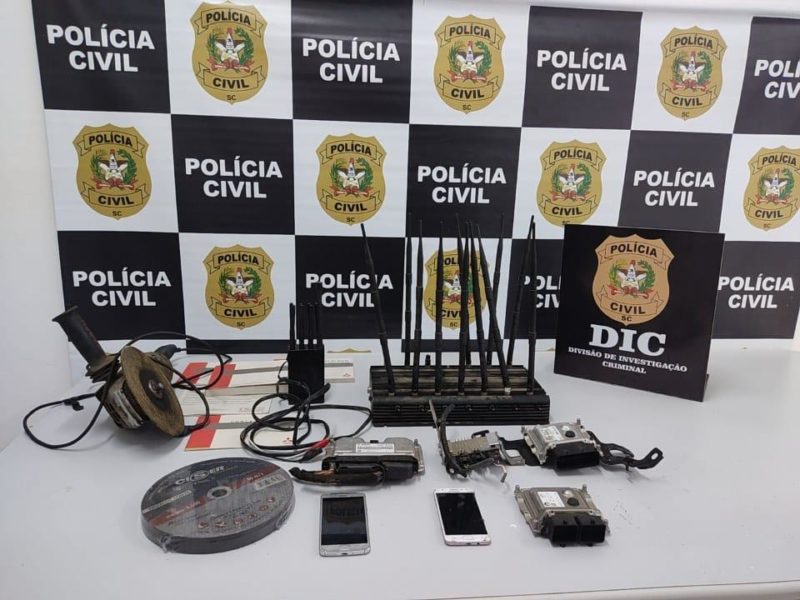 Equipamentos usados pela dupla foram apreendidos – Foto: Polícia Civil