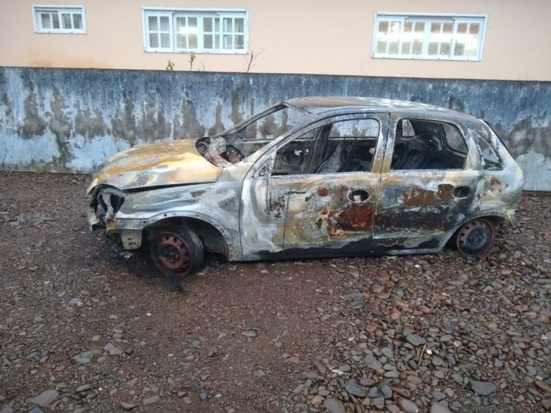 Homem de 56 anos ateou fogo em carro e inventou furto em busca da indenização do seguro em Timbé do Sul, no Sul de SC &#8211; Foto: Divulgação/Polícia Civil/ND