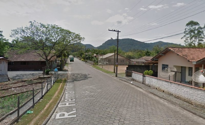 Casal foi feito de refém durante assalto