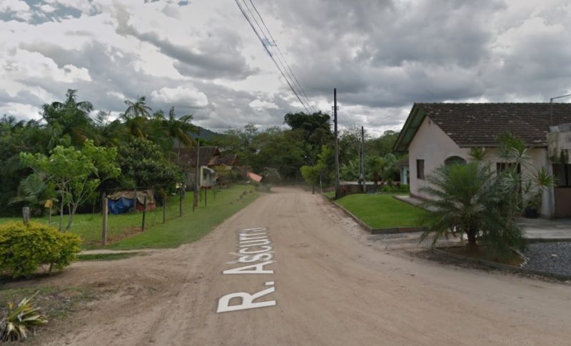 Homem invadiu e ateou fogo na casa da ex-mulher em Timb&oacute; – Foto: Reprodu&ccedil;&atilde;o/Google Maps/ND