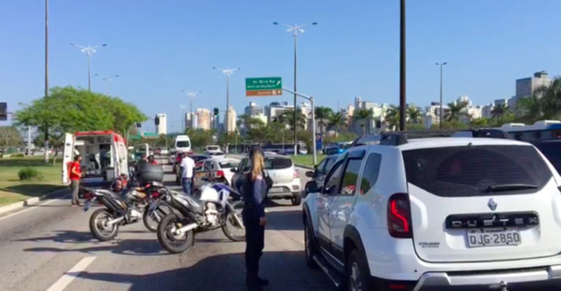 Homem, 54 anos, teve fratura exposta na perna esquerda após ser atropelado em Florianópolis – Foto: GMF/Divulgação/ND-atropelado-moto