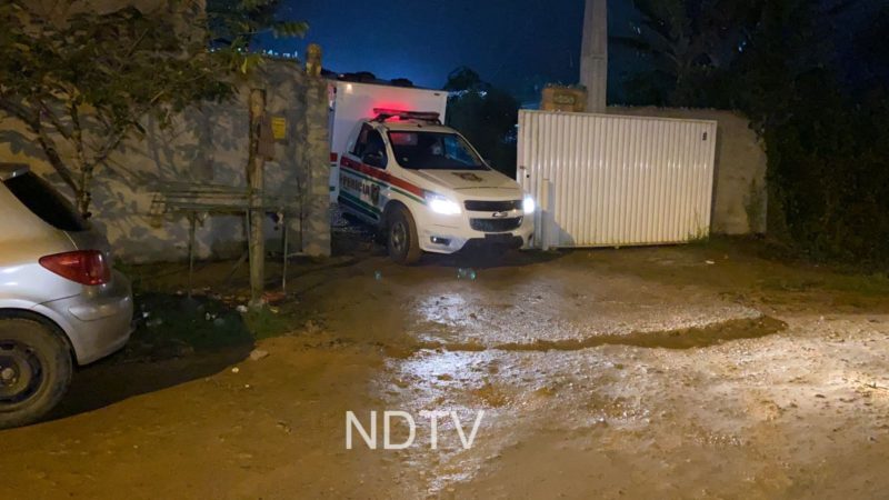 Homem foi morto a tiros em um quadra de futebol no bairro Jarivatuba – Foto: Ricardo Alves/NDTV