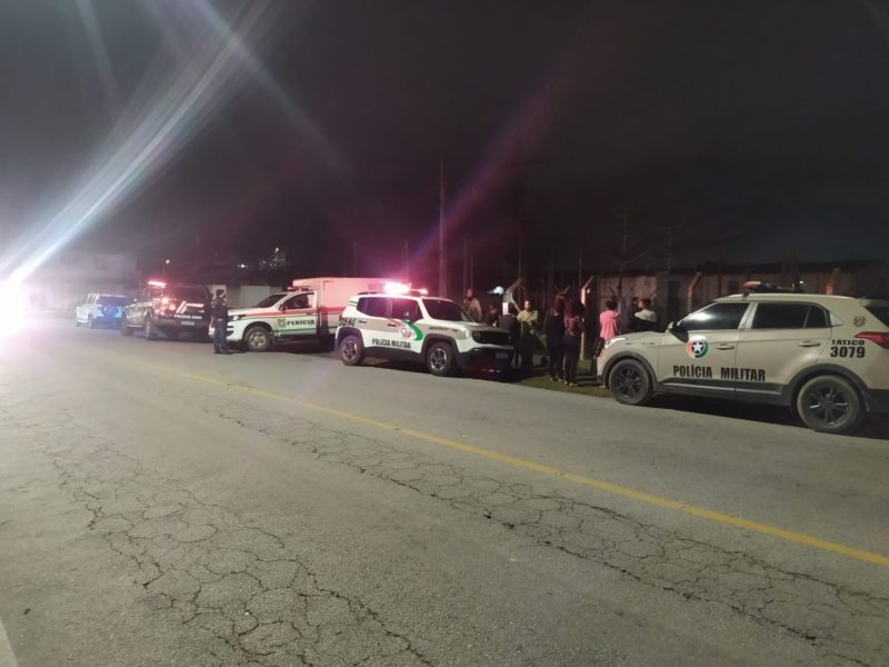 Homem foi executado na noite de segunda-feira (6), no bairro Caminho Novo, em Palho&ccedil;a – Foto: Reprodu&ccedil;&atilde;o/PMSC