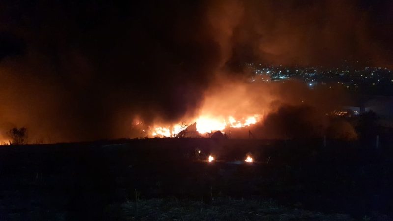 Inc&ecirc;ndio de grandes propor&ccedil;&otilde;es atingiu ind&uacute;stria em Xaxim – Foto: Defesa Civil/Divulga&ccedil;&atilde;o