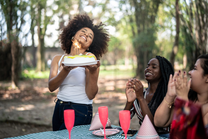 A celebração de aniversário começou ainda no Egito e na Grécia Antiga – Foto: iStock/Divulgação