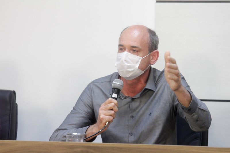 Diretor da Casan, Joel Horstmann apresentou projeto aos vereadores de São José