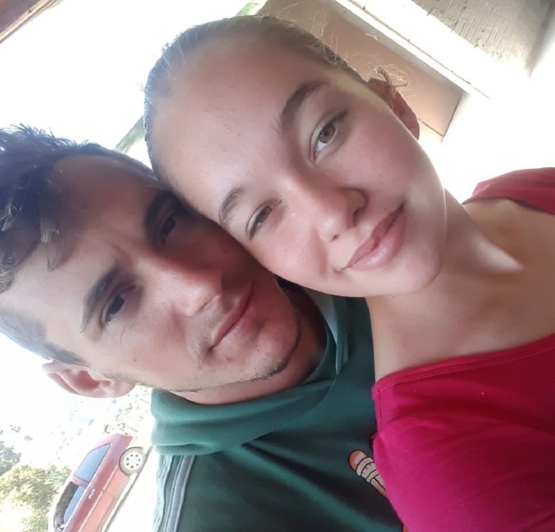 “Desde o in&iacute;cio ela relatava que o J&uacute;lio tinha muito ci&uacute;mes, ela n&atilde;o podia colocar roupa justa, n&atilde;o podia se aproximar de ningu&eacute;m. Ele era ciumento e possessivo”, revela amiga de &Eacute;rica Scheidt, v&iacute;tima de feminic&iacute;dio em Alfredo Wagner – Foto: Reprodu&ccedil;&atilde;o/Instagram