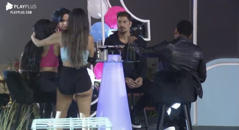 Liziane acusa Nego do Borel – Foto: Reprodução Play Plus
