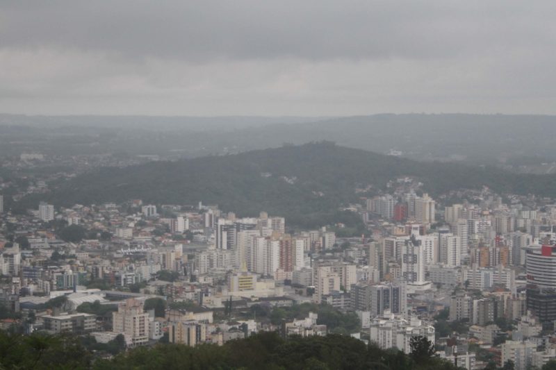 Previsão do tempo para esta sexta-feira (10) é de sol entre nuvens em Criciúma – Foto: Lucas Colombo/arquivo/ND