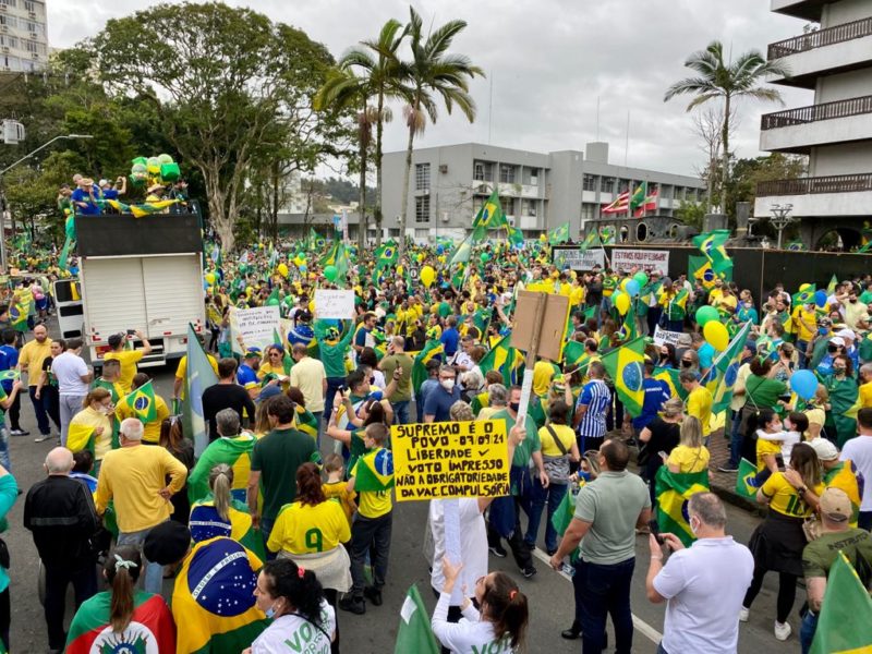 Ato em Blumenau re&uacute;ne manifestantes no feriado de 7 de setembro – Foto: Moises Stuker/NDTV