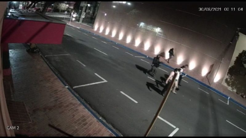 Criminosos armados fizeram moradores de Ara&ccedil;atuba (SP) ref&eacute;ns ap&oacute;s ataque a banco – Foto: Reprodu&ccedil;&atilde;o/ND