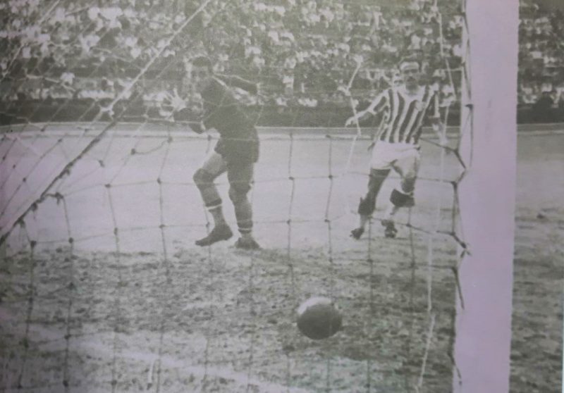 Teixeirinha ainda é considerado por muitos cronistas como o melhor jogador da história do futebol catarinense. &#8211; Foto: O Craque Eterno/reprodução/ND