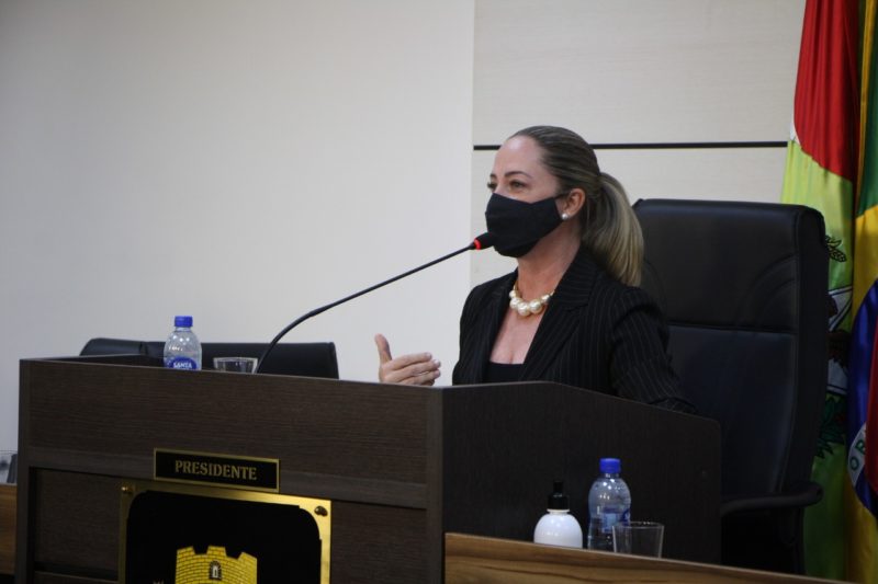 M&eacute;ri Hang, presidente da C&acirc;mara Municipal de S&atilde;o Jos&eacute;: “somos apenas duas aqui na C&acirc;mara e &eacute; importante que as mulheres participem da vida p&uacute;blica, pois somos 51% dos eleitores.&rdquo; – Foto: Divulga&ccedil;&atilde;o/ND