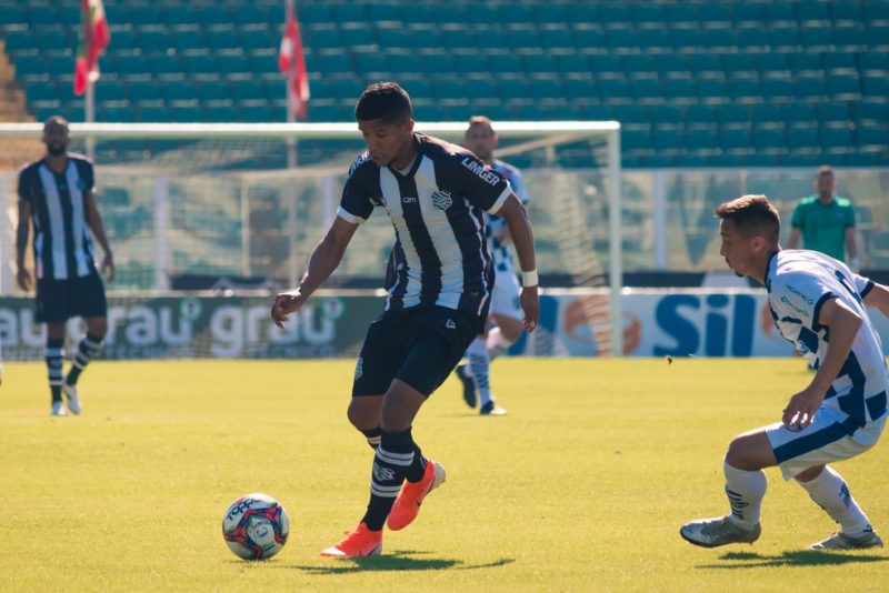 Voltante Oberdan &eacute; o principal destaque do Figueirense no in&iacute;cio de 2022 – Foto: Patrick Floriani/Figueirense/ND