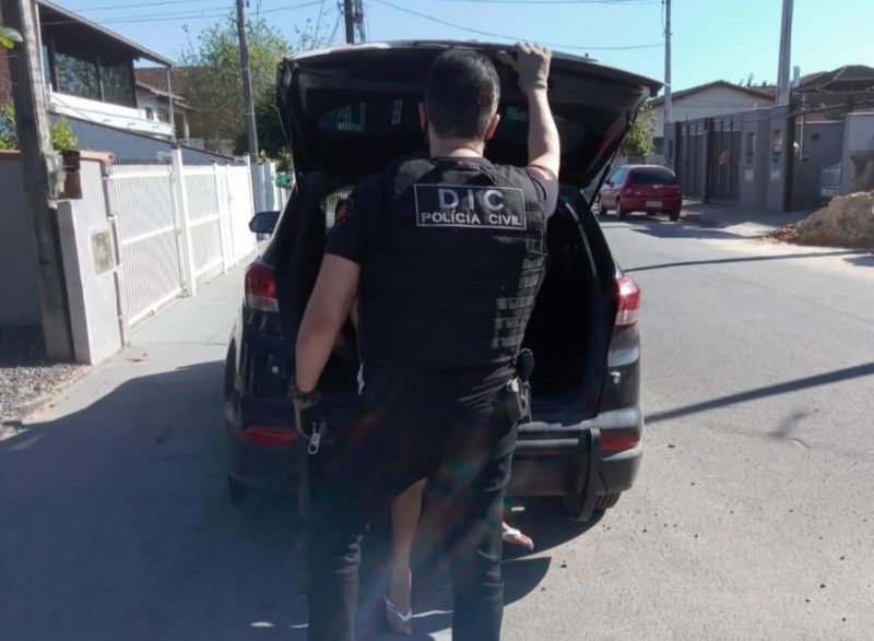 Ap&oacute;s investiga&ccedil;&atilde;o, suspeitos foram presos na sexta-feira (10) em S&atilde;o Francisco do Sul e Joinville – Foto: Pol&iacute;cia Civil/Divulga&ccedil;&atilde;o