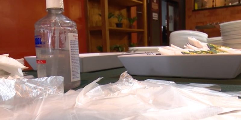 Outros utensílios, como luvas, também terão material especificado caso o projeto passe a valer