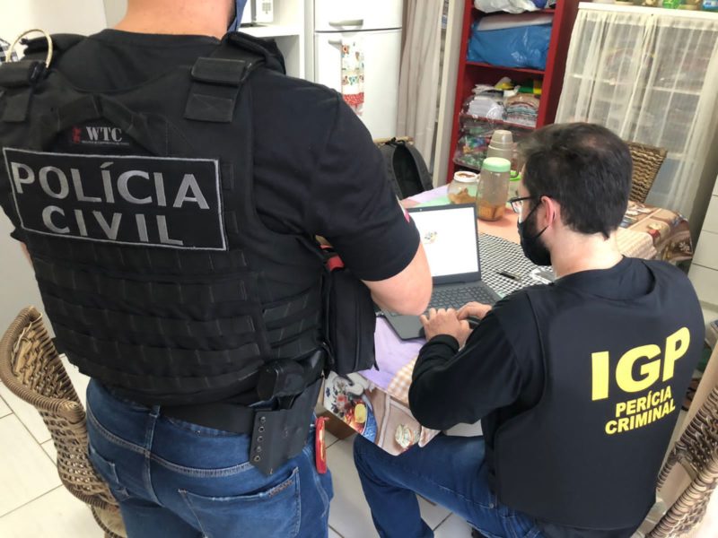 Pol&iacute;cia Civil cumpre nove mandados de busca e apreens&atilde;o por pornografia infantil na manh&atilde; desta quarta-feira em Santa Catarina – Foto: PCSC/Divulga&ccedil;&atilde;o/ND