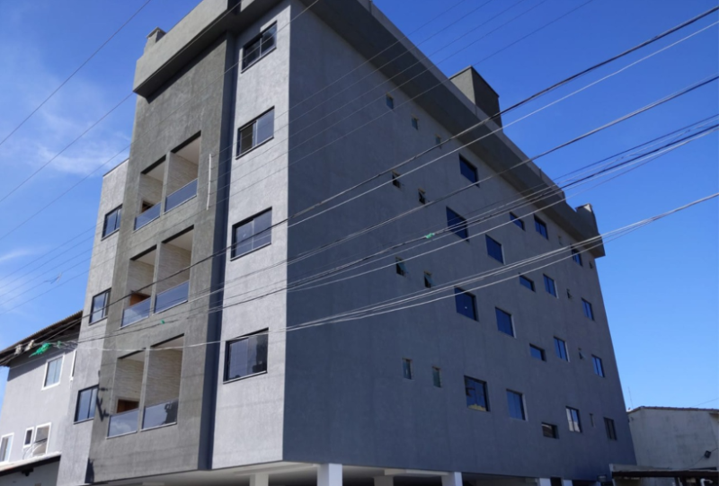 Um prédio que foi demolido tinha seis andares e não tinha a documentação necessária para a obra – Foto: PMF/Divulgação/ND