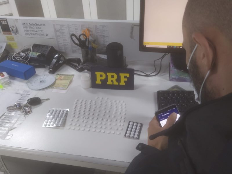 PRF flagrou dois motoristas com comprimidos de rebite – Foto: PRF/Divulga&ccedil;&atilde;o/ND