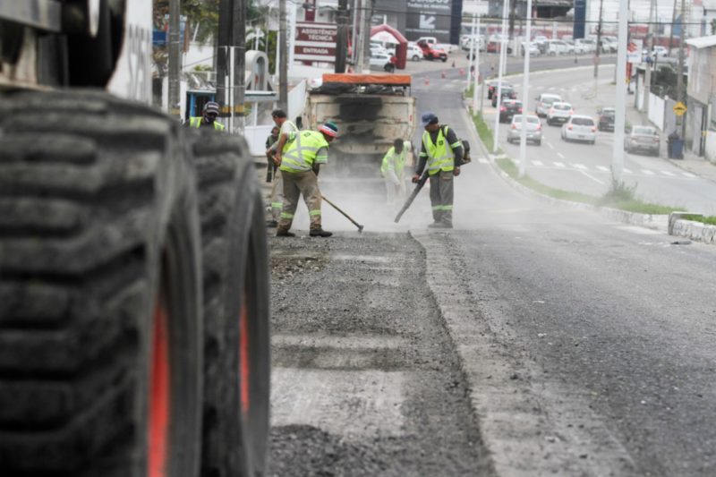 Avenida Ivo Silveira em obras