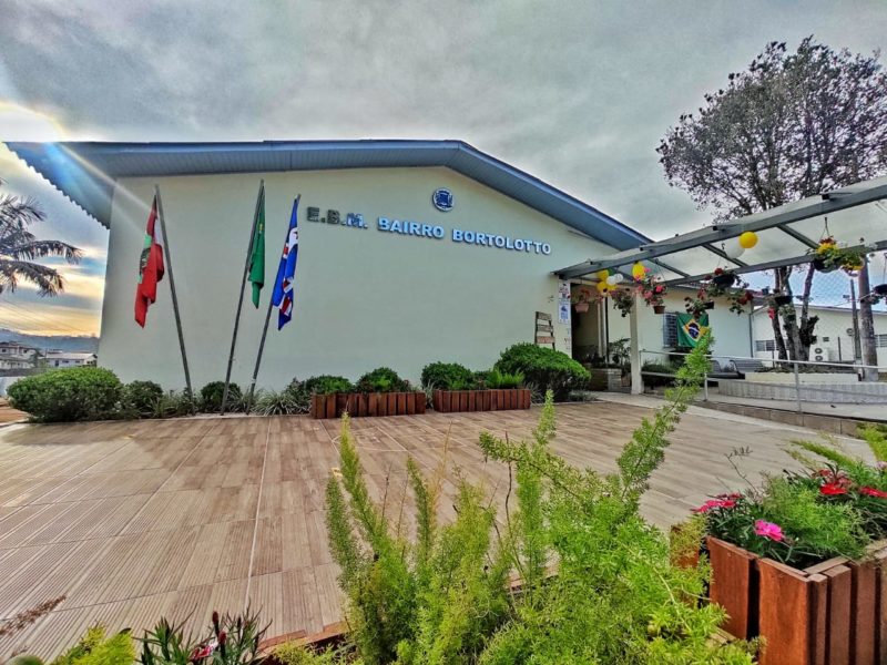 Pr&ecirc;mios da rifa ‘A Fazendinha’ da Escola Municipal Bairro Bortolotto vem da agricultura familiar de Nova Veneza, no Sul de SC – Foto: Divulga&ccedil;&atilde;o/ND