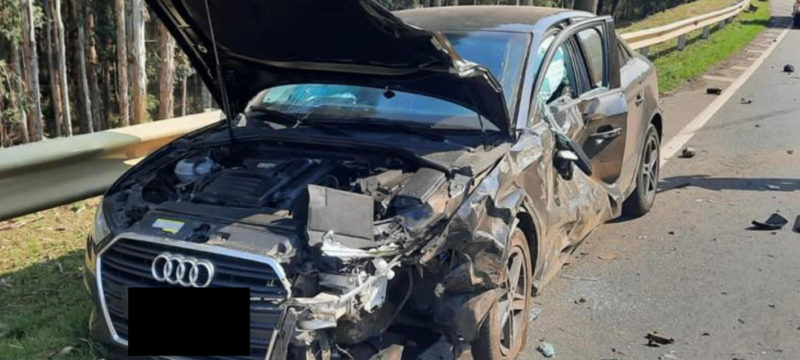 Audi/A3 foi um dos ve&iacute;culos envolvidos no acidente – Foto: Rede Fronteira de Santa Cec&iacute;lia/Divulga&ccedil;&atilde;o ND