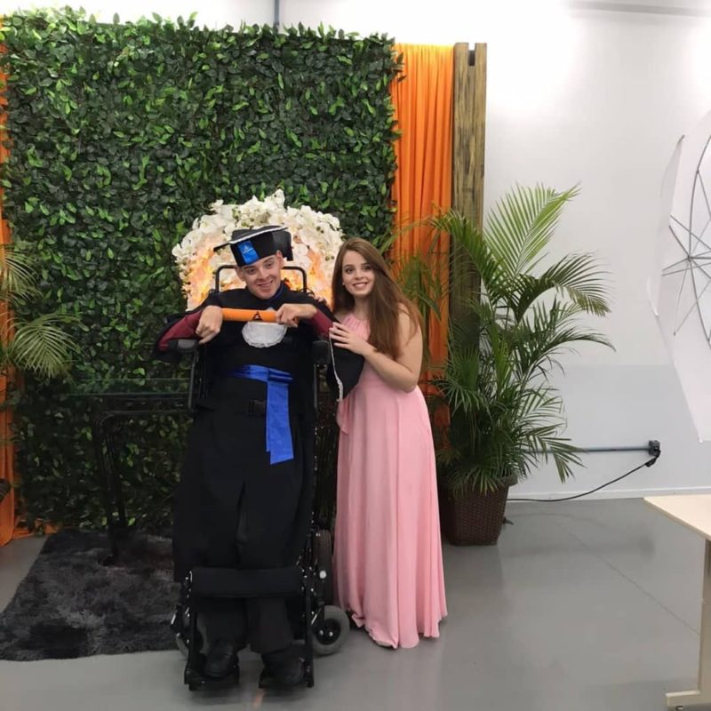 Luiz Alberto Chicatto com a irmã Larissa