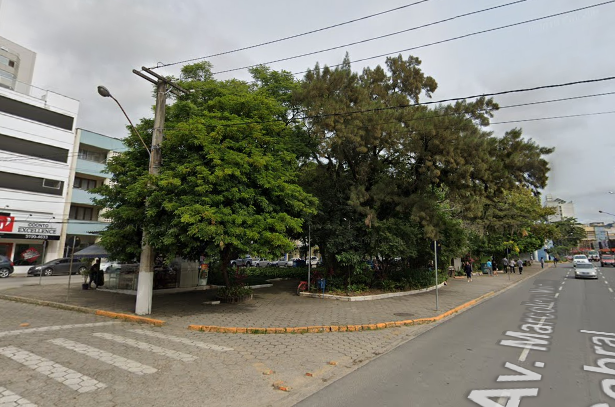 Caso ocorreu na noite desta quarta-feira (15) na Pra&ccedil;a Sete de Setembro em Tubar&atilde;o – Foto: Reprodu&ccedil;&atilde;o/Google Maps