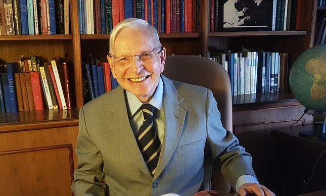 Morre Tarcísio Padilha, membro da ABL, vítima da covid-19 aos 93 anos – Foto: Reprodução/ND