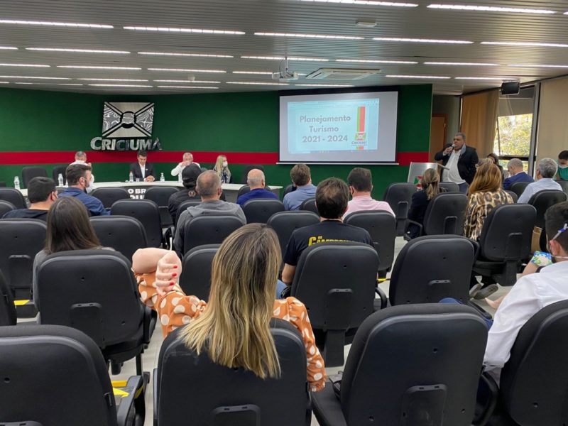 Sucessivos projetos de turismo s&atilde;o apresentados, mas a dificuldade &eacute; combinar as propostas com o turista. – Foto: Divulga&ccedil;&atilde;o