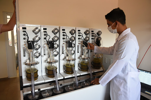 <span style="font-weight: 400;">Rúmen artificial permite medir com precisão o potencial de aditivos para reduzir emissões de metano – Foto: Divulgação/JBS</span>