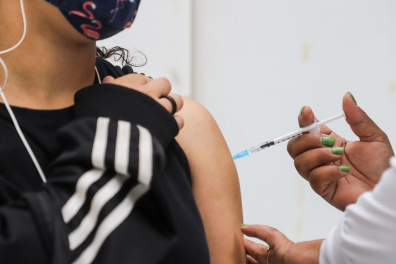 Vacinação segue na região durante esta quarta &#8211; Foto: Cristiano Andujar/PMF/Divulgação/ND