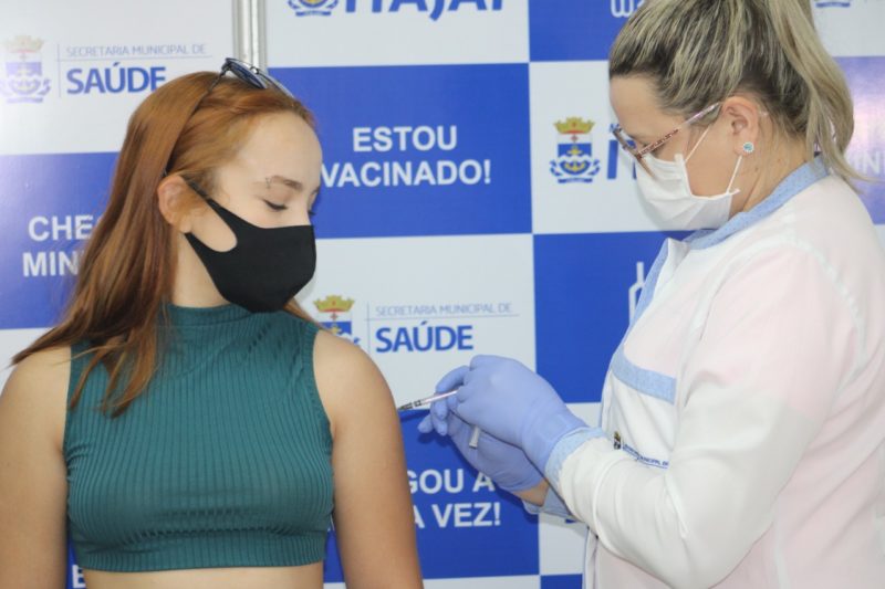 Vacinação de adolescentes começa nesta segunda (13) em Itajaí – Foto: Marcos Porto/Prefeitura de Itajaí/Divulgação