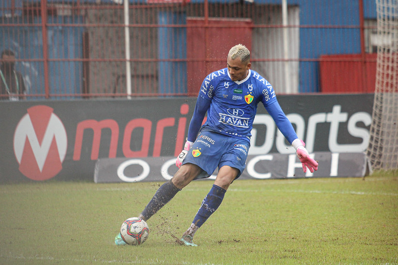 Goleiro Ruan Carneiro deixa o Brusque FC, Esporte