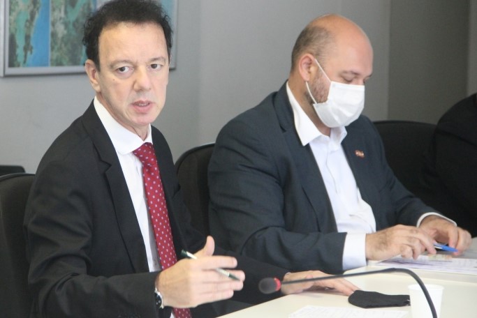 Ismael dos Santos em reuni&atilde;o na Secretaria de Sa&uacute;de – Foto: Paula Dar&oacute;s/Divulga&ccedil;&atilde;o/ND